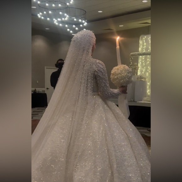 Hijabi Muslim wedding dress long sleeve - Picture 3 of 4